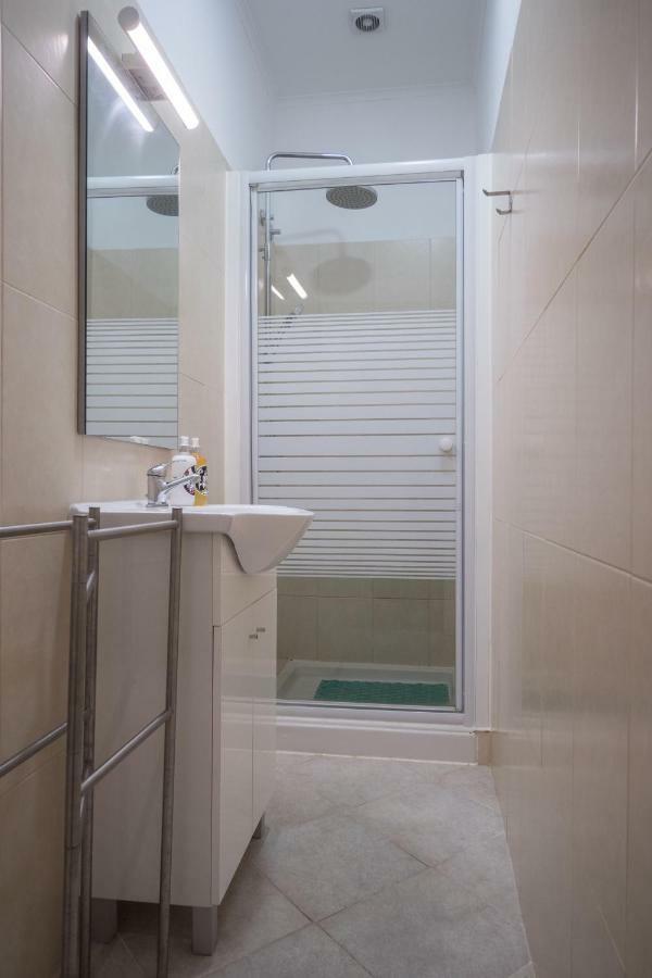 Rent4rest Dream View Apartment